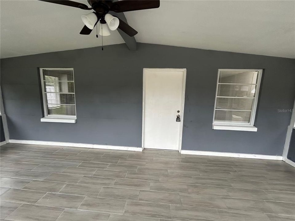 For Sale: $269,997 (3 beds, 2 baths, 1008 Square Feet)