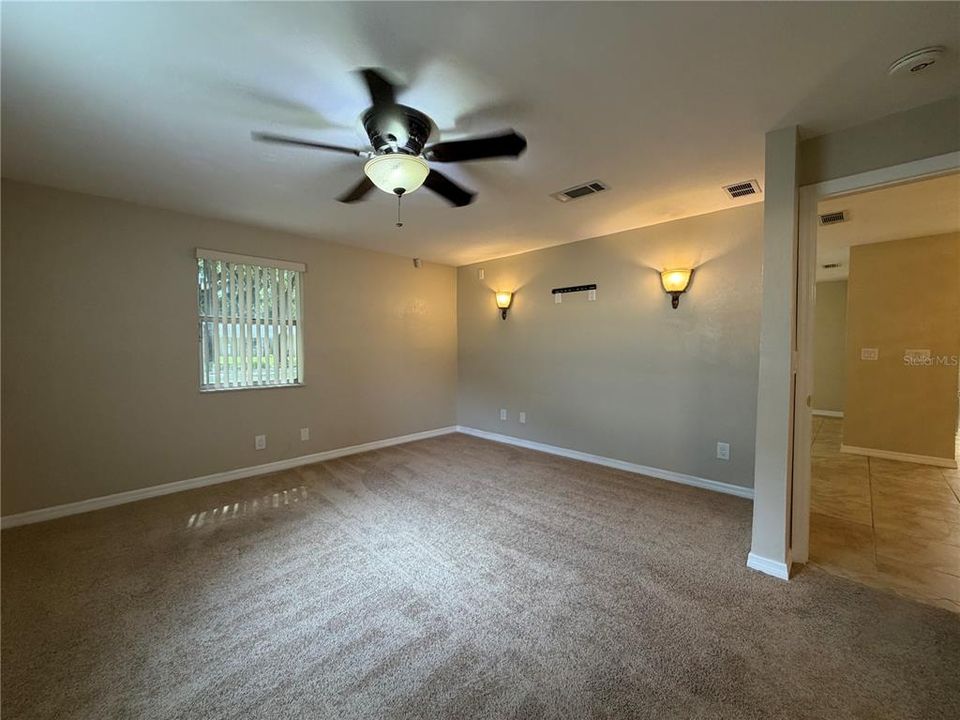 For Sale: $295,000 (3 beds, 2 baths, 1658 Square Feet)