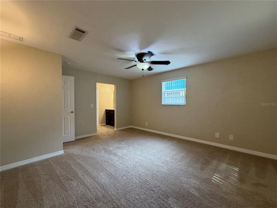 For Sale: $295,000 (3 beds, 2 baths, 1658 Square Feet)