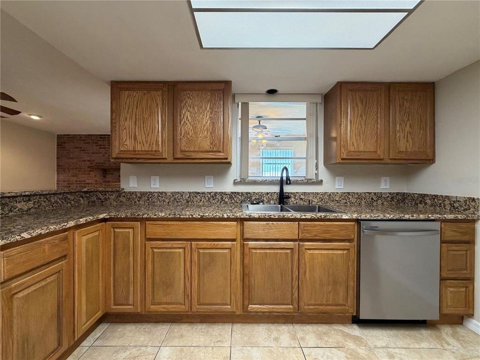 For Sale: $295,000 (3 beds, 2 baths, 1658 Square Feet)