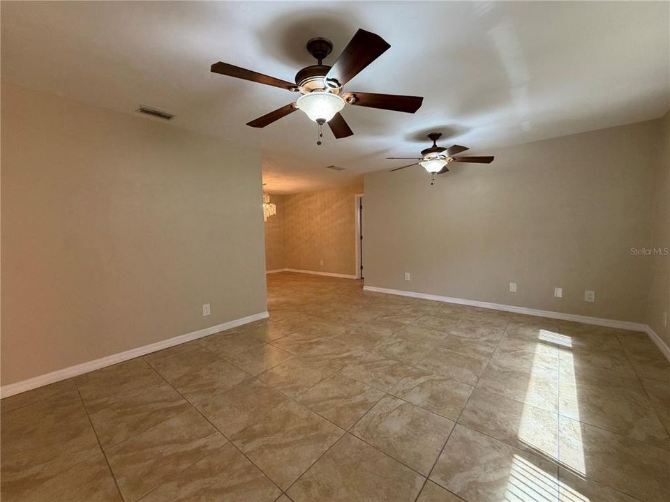 For Sale: $295,000 (3 beds, 2 baths, 1658 Square Feet)