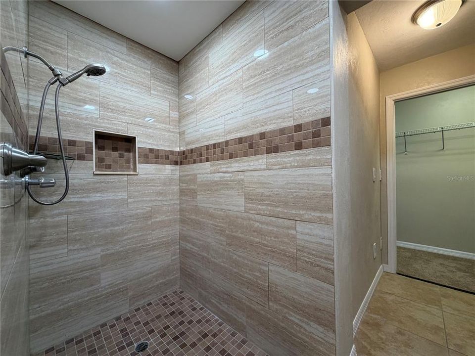 For Sale: $295,000 (3 beds, 2 baths, 1658 Square Feet)