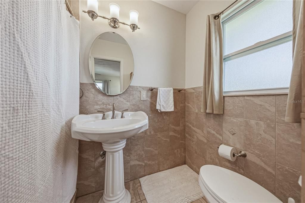 На продажу: $399,900 (2 спален, 2 ванн, 1548 Квадратных фут)
