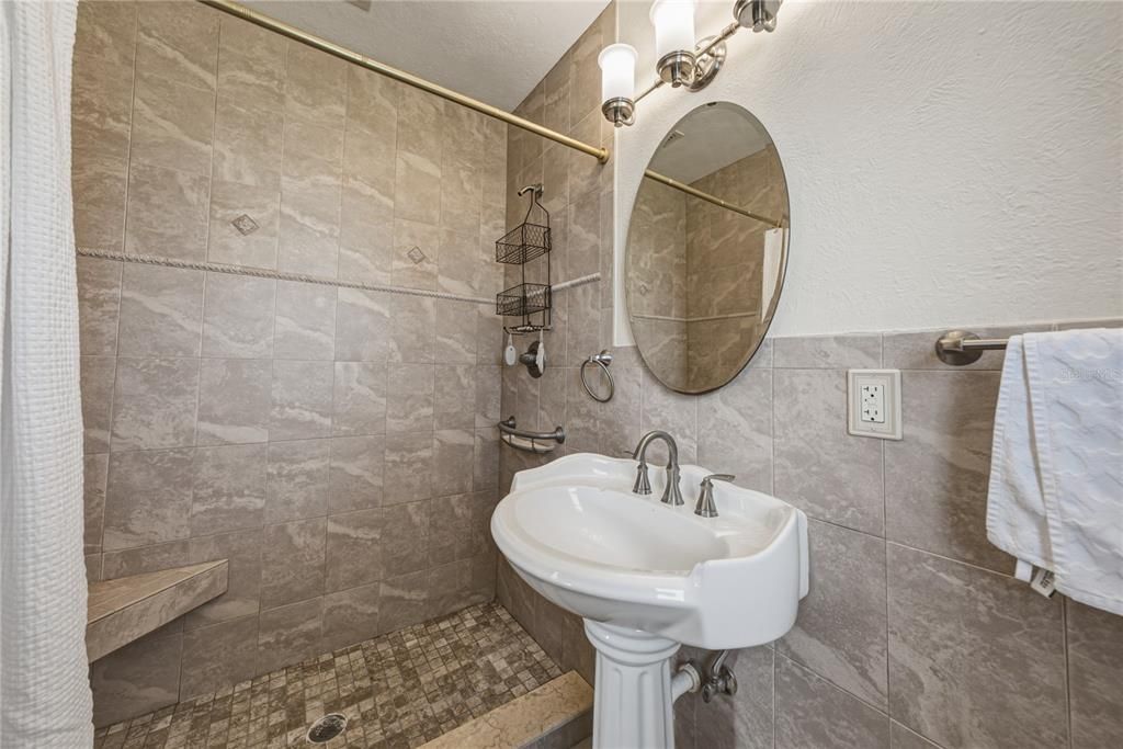 На продажу: $399,900 (2 спален, 2 ванн, 1548 Квадратных фут)