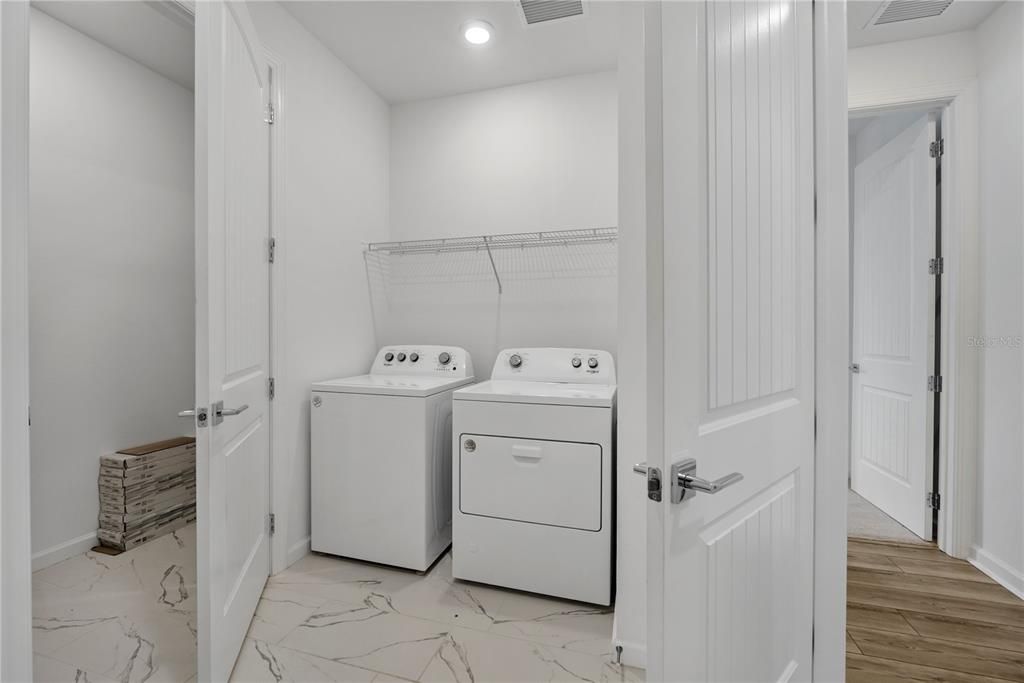 На продажу: $447,000 (3 спален, 2 ванн, 2054 Квадратных фут)