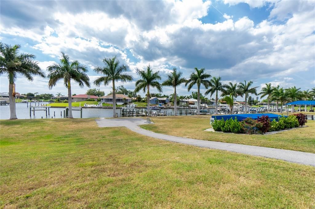 For Sale: $139,000 (2 beds, 2 baths, 1150 Square Feet)