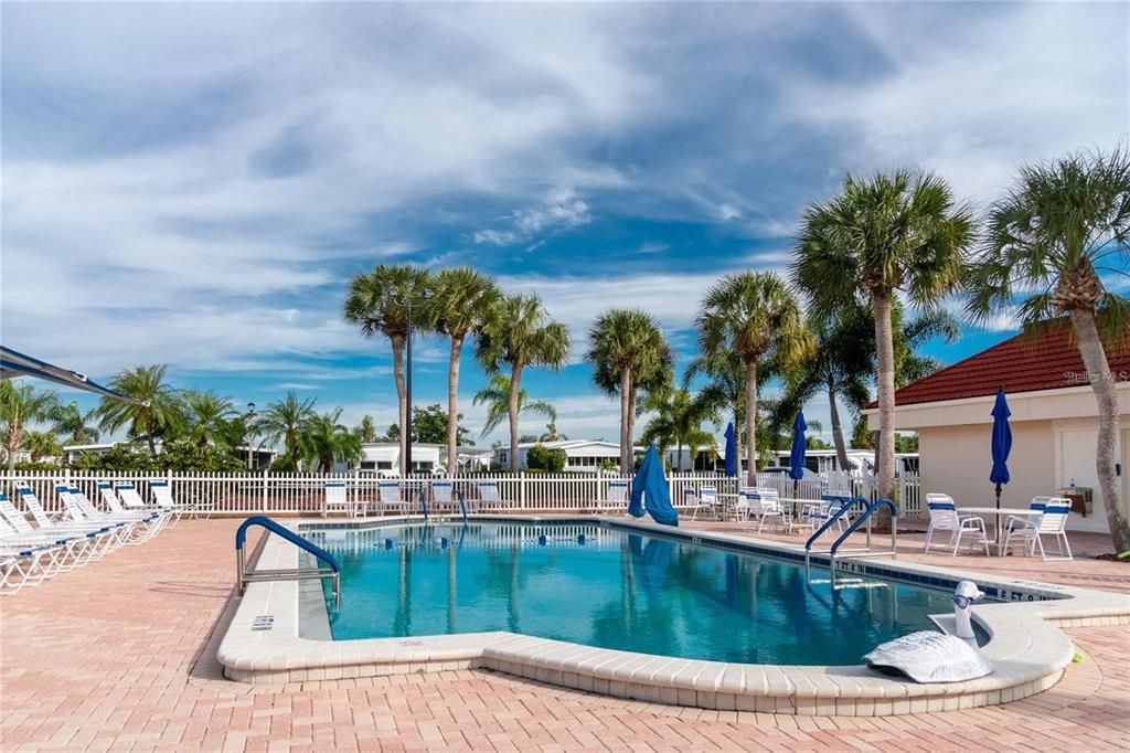 For Sale: $139,000 (2 beds, 2 baths, 1150 Square Feet)