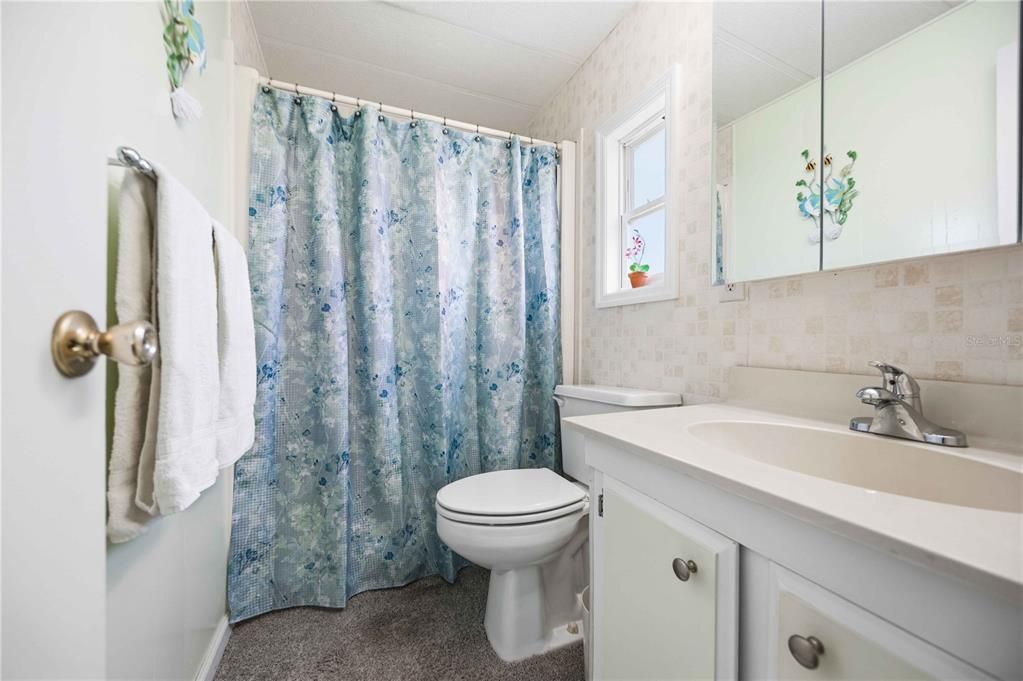 For Sale: $139,000 (2 beds, 2 baths, 1150 Square Feet)