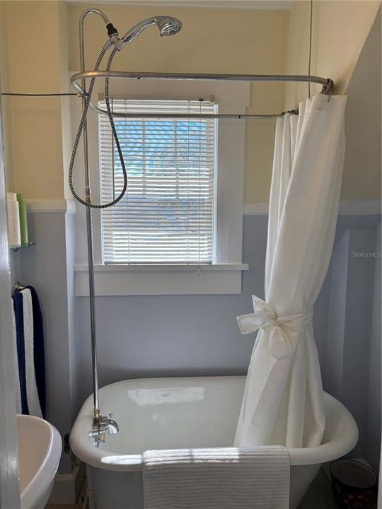 For Rent: $1,400 (0 beds, 1 baths, 339 Square Feet)