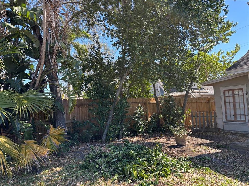 For Rent: $1,400 (0 beds, 1 baths, 339 Square Feet)