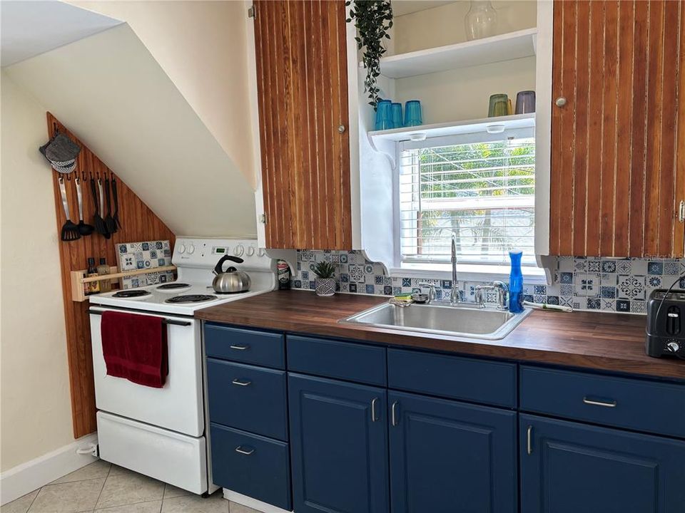 For Rent: $1,400 (0 beds, 1 baths, 339 Square Feet)
