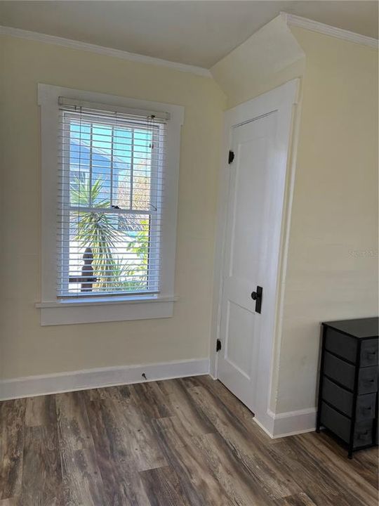 For Rent: $1,400 (0 beds, 1 baths, 339 Square Feet)