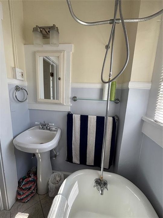 For Rent: $1,400 (0 beds, 1 baths, 339 Square Feet)
