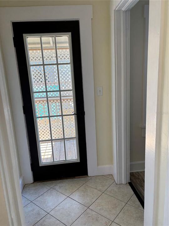 For Rent: $1,400 (0 beds, 1 baths, 339 Square Feet)