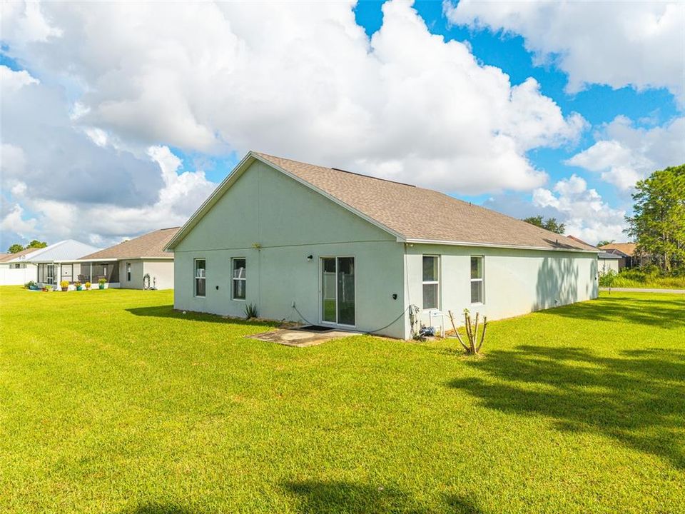 En Venta: $359,900 (4 camas, 2 baños, 1965 Pies cuadrados)
