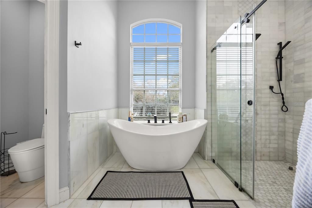 For Sale: $990,000 (5 beds, 4 baths, 4157 Square Feet)