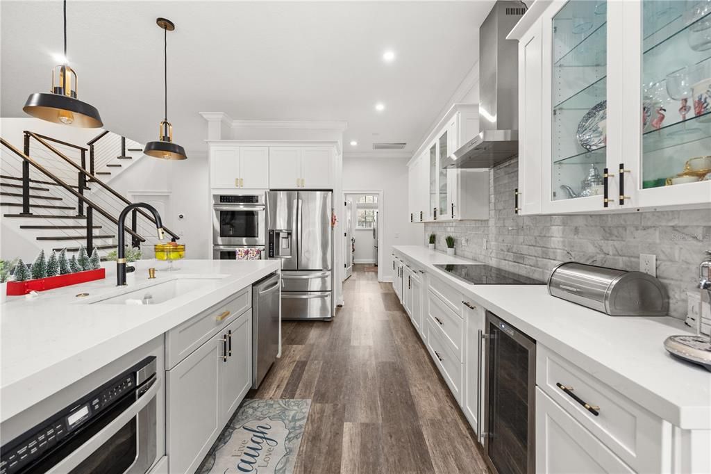For Sale: $990,000 (5 beds, 4 baths, 4157 Square Feet)