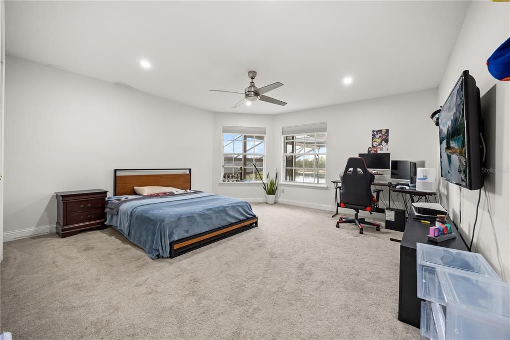 For Sale: $990,000 (5 beds, 4 baths, 4157 Square Feet)
