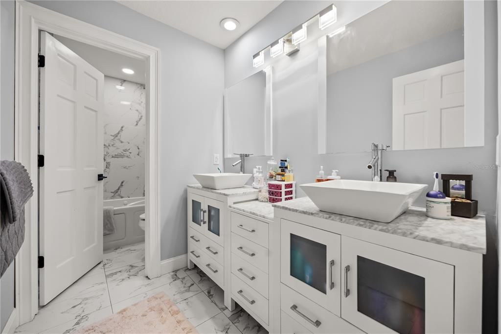 For Sale: $990,000 (5 beds, 4 baths, 4157 Square Feet)