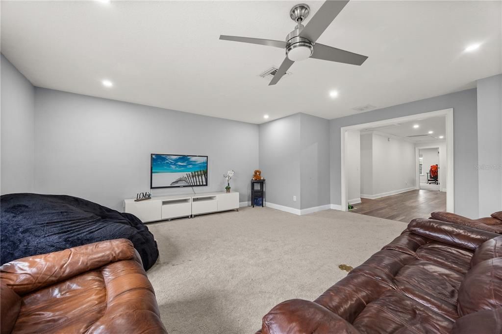 For Sale: $990,000 (5 beds, 4 baths, 4157 Square Feet)