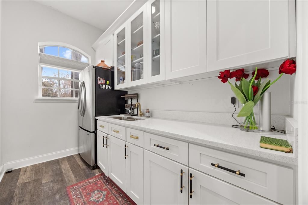 For Sale: $990,000 (5 beds, 4 baths, 4157 Square Feet)