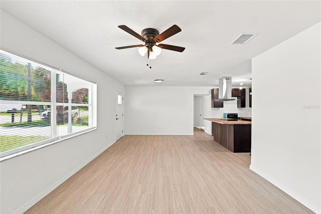 For Sale: $360,000 (4 beds, 2 baths, 1610 Square Feet)
