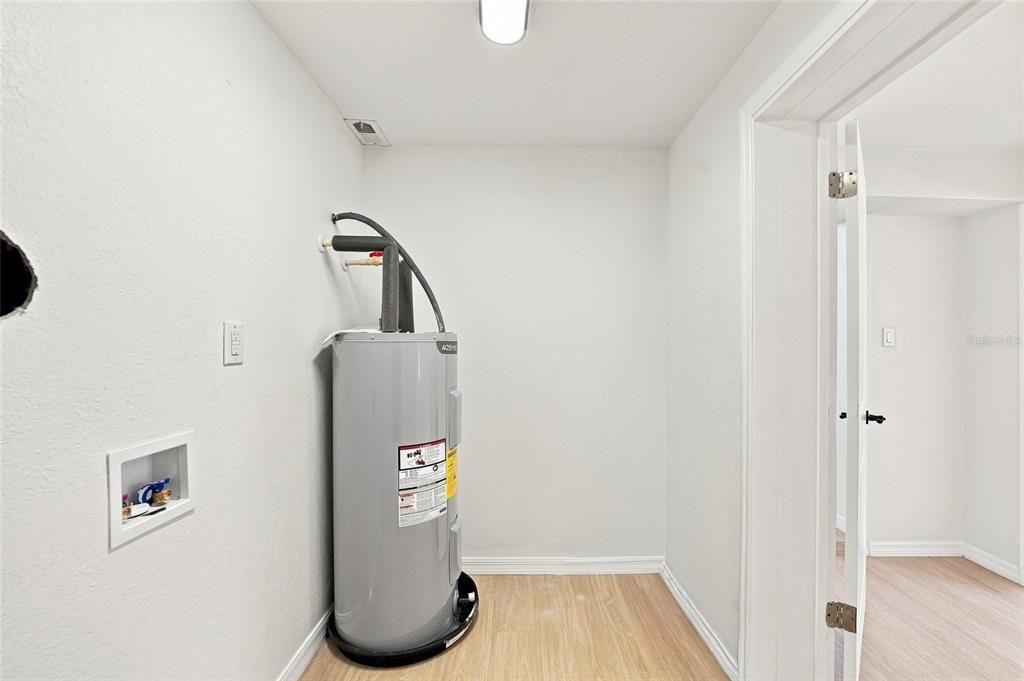 For Sale: $360,000 (4 beds, 2 baths, 1610 Square Feet)