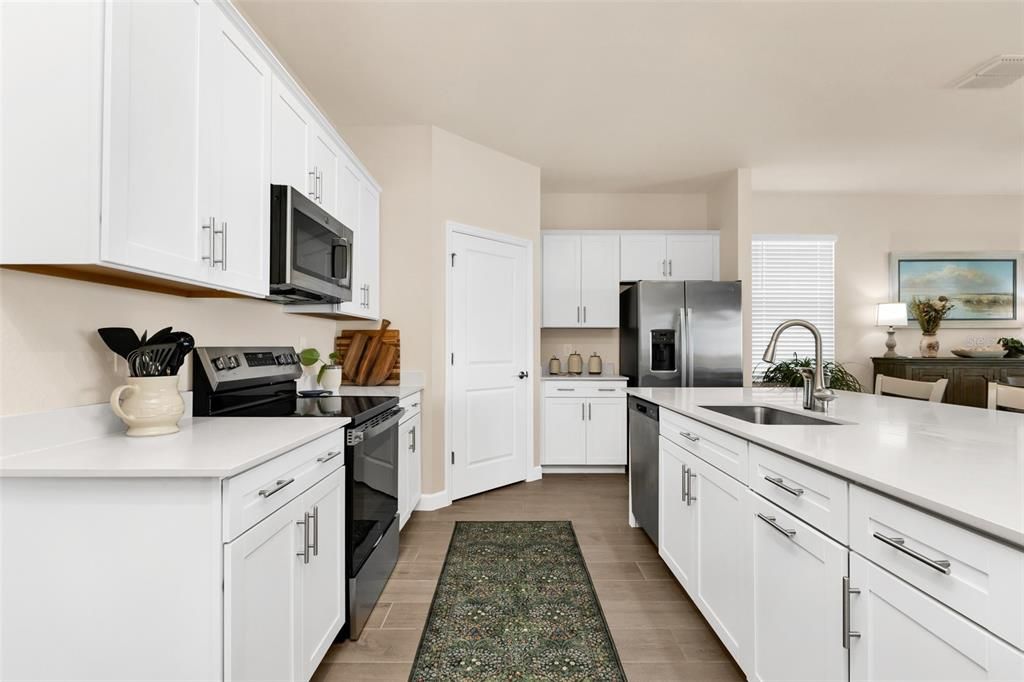 For Sale: $525,000 (3 beds, 3 baths, 2206 Square Feet)