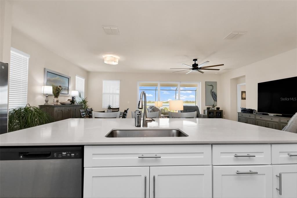 For Sale: $525,000 (3 beds, 3 baths, 2206 Square Feet)