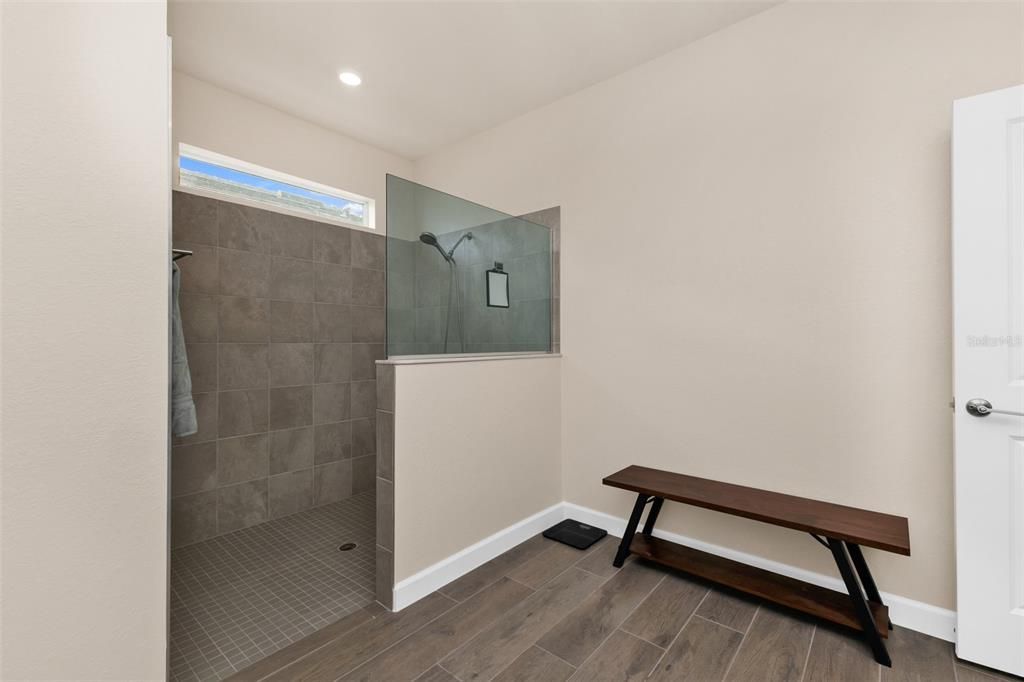 For Sale: $525,000 (3 beds, 3 baths, 2206 Square Feet)