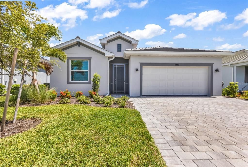 For Sale: $525,000 (3 beds, 3 baths, 2206 Square Feet)