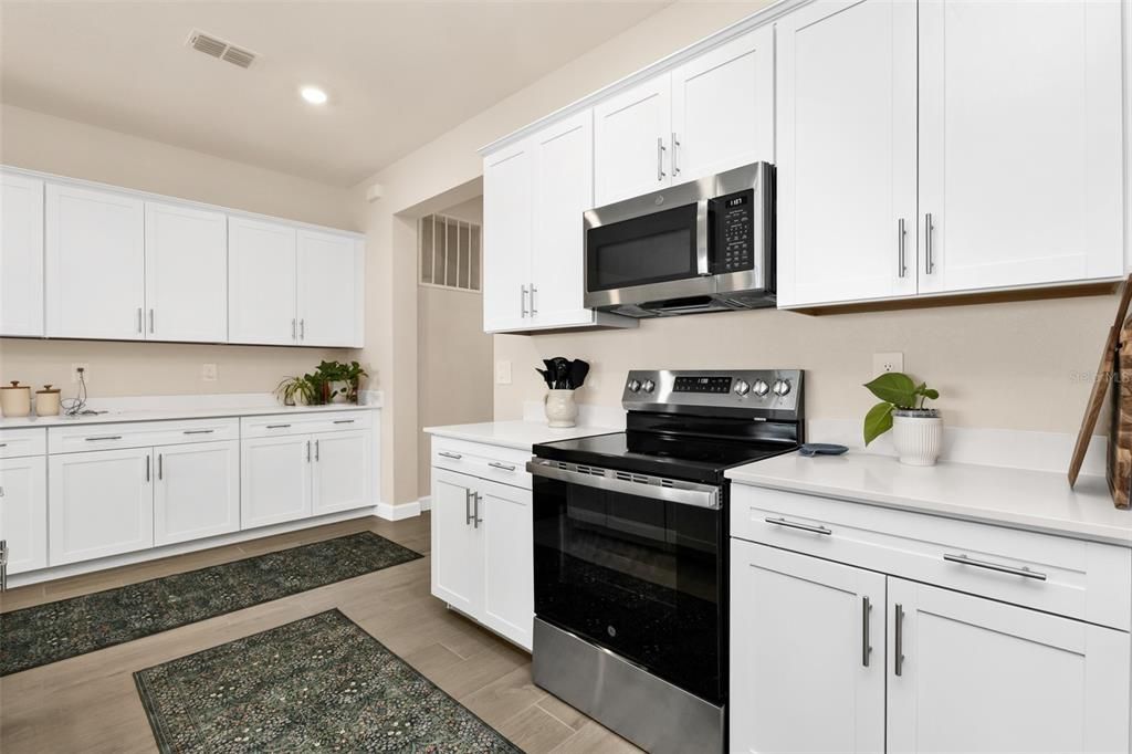 For Sale: $525,000 (3 beds, 3 baths, 2206 Square Feet)