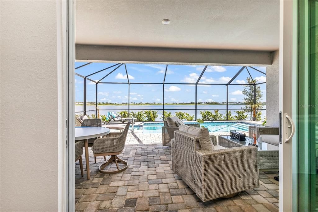 For Sale: $525,000 (3 beds, 3 baths, 2206 Square Feet)