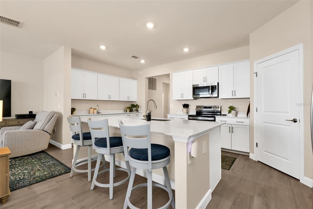 For Sale: $525,000 (3 beds, 3 baths, 2206 Square Feet)
