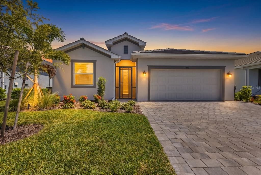For Sale: $525,000 (3 beds, 3 baths, 2206 Square Feet)