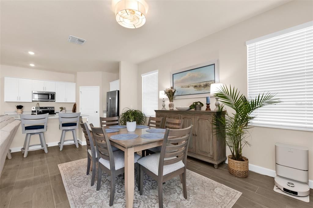 For Sale: $525,000 (3 beds, 3 baths, 2206 Square Feet)