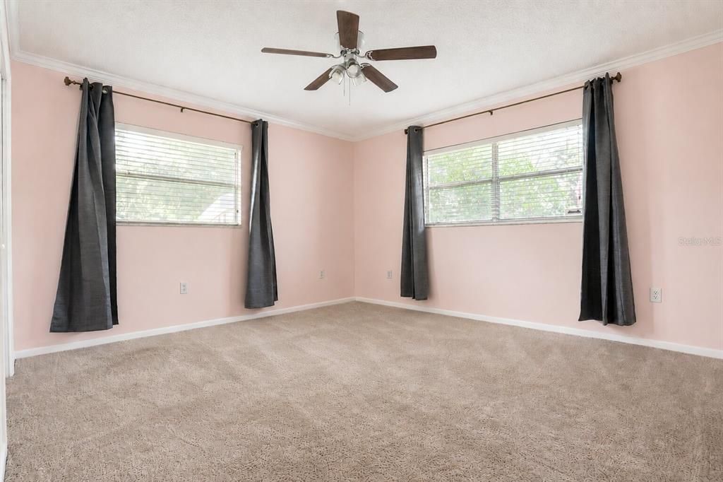 For Sale: $325,000 (2 beds, 2 baths, 1390 Square Feet)