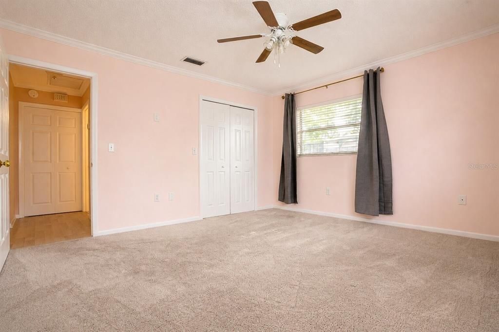 For Sale: $325,000 (2 beds, 2 baths, 1390 Square Feet)