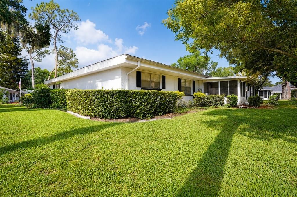 For Sale: $325,000 (2 beds, 2 baths, 1390 Square Feet)