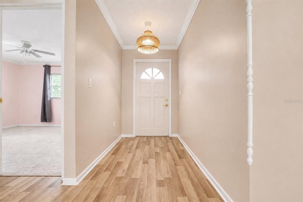 For Sale: $325,000 (2 beds, 2 baths, 1390 Square Feet)