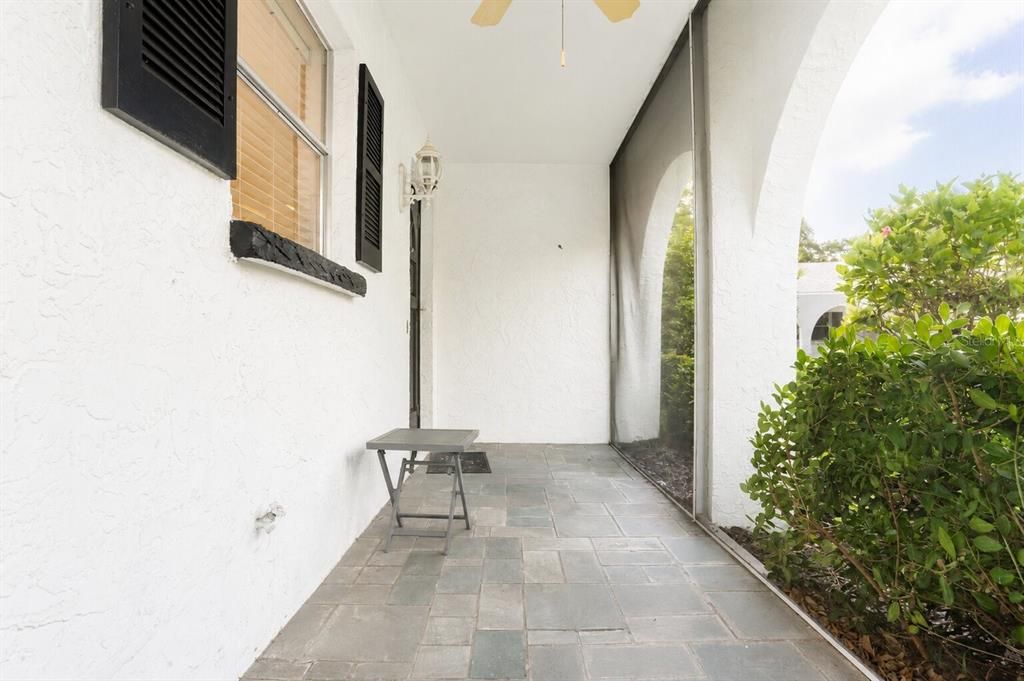 For Sale: $325,000 (2 beds, 2 baths, 1390 Square Feet)