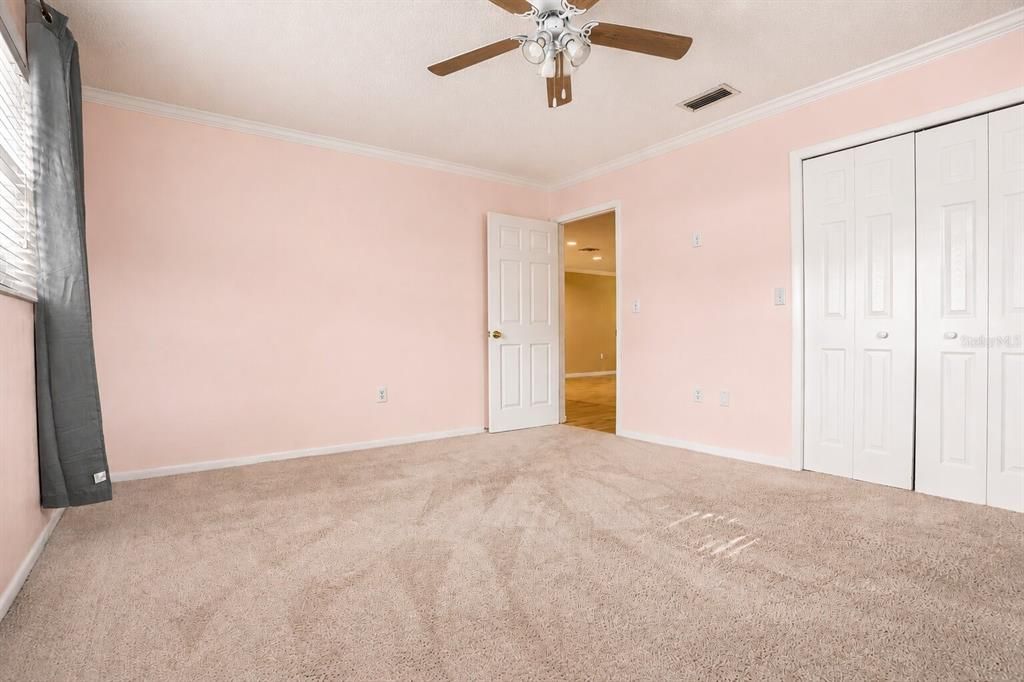 For Sale: $325,000 (2 beds, 2 baths, 1390 Square Feet)