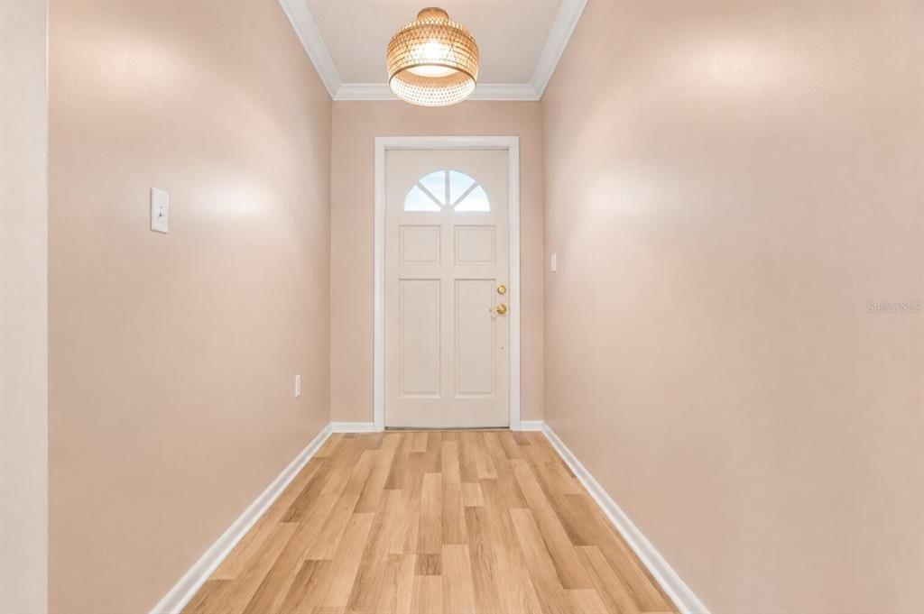 For Sale: $325,000 (2 beds, 2 baths, 1390 Square Feet)