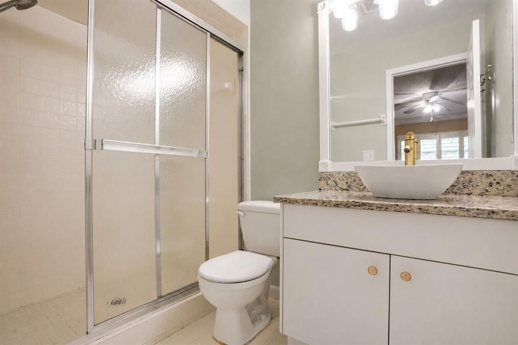 For Sale: $325,000 (2 beds, 2 baths, 1390 Square Feet)