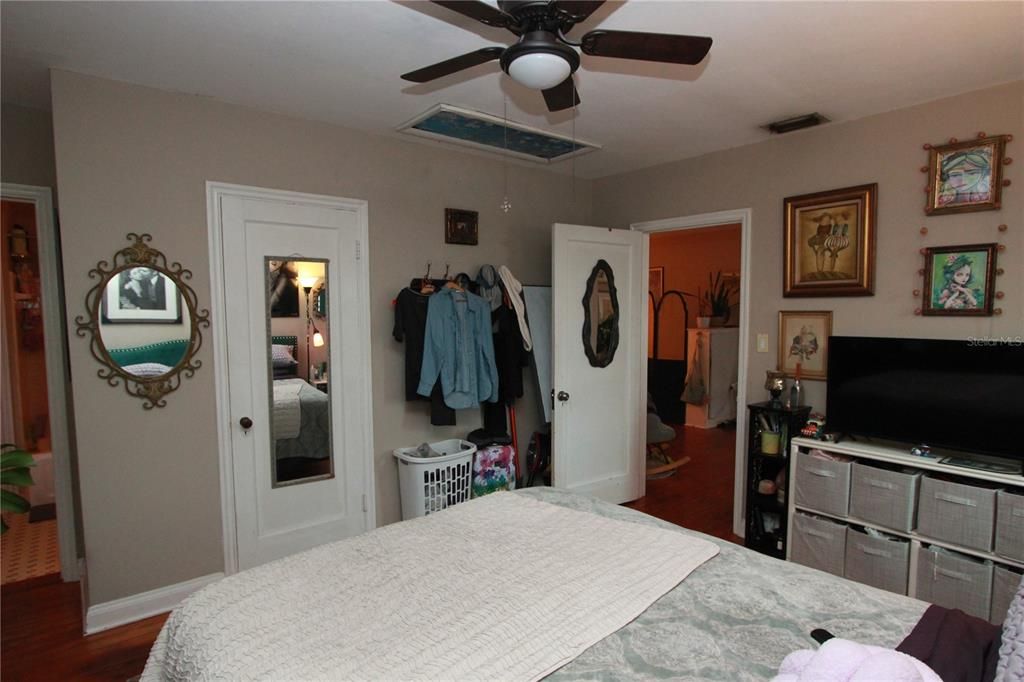 For Rent: $1,395 (1 beds, 1 baths, 572 Square Feet)