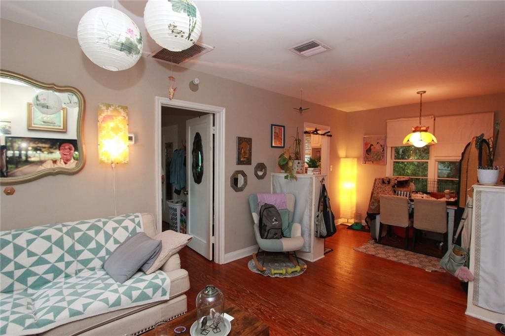 For Rent: $1,395 (1 beds, 1 baths, 572 Square Feet)