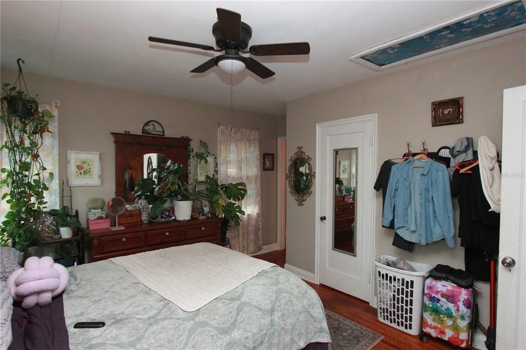 For Rent: $1,395 (1 beds, 1 baths, 572 Square Feet)