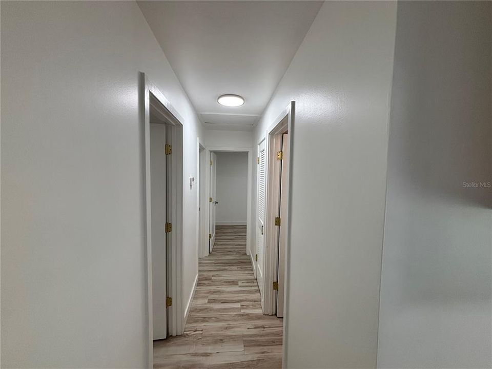 For Sale: $439,900 (5 beds, 2 baths, 1284 Square Feet)
