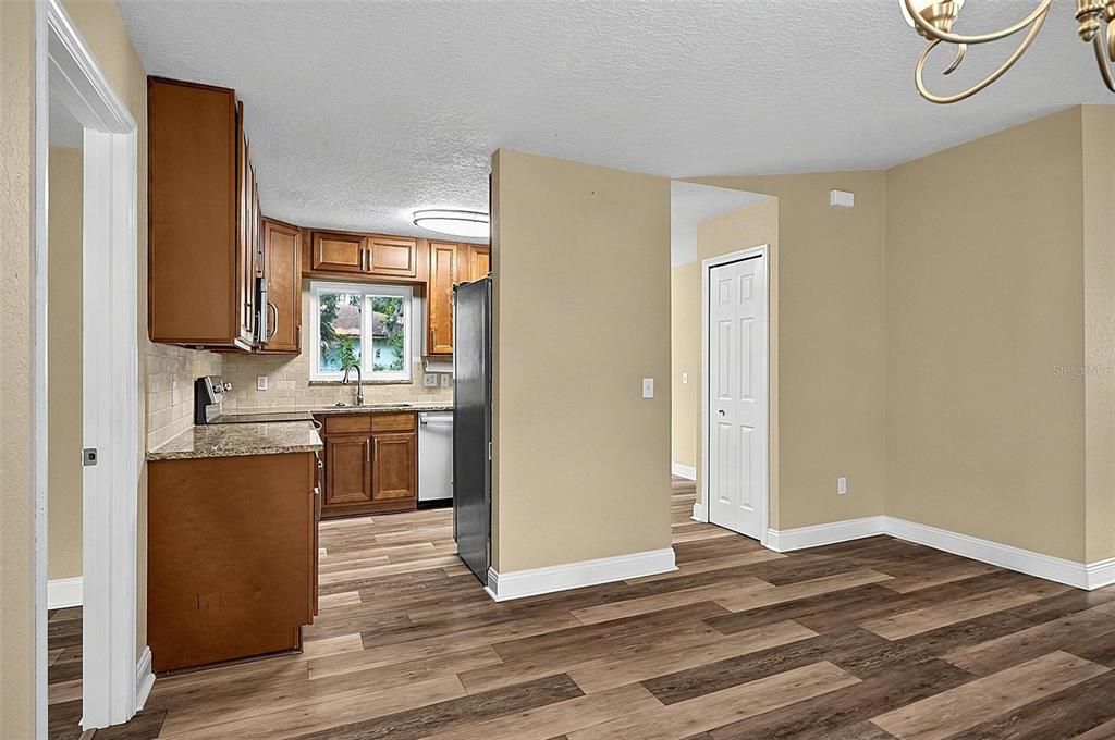 For Sale: $338,500 (3 beds, 2 baths, 1460 Square Feet)