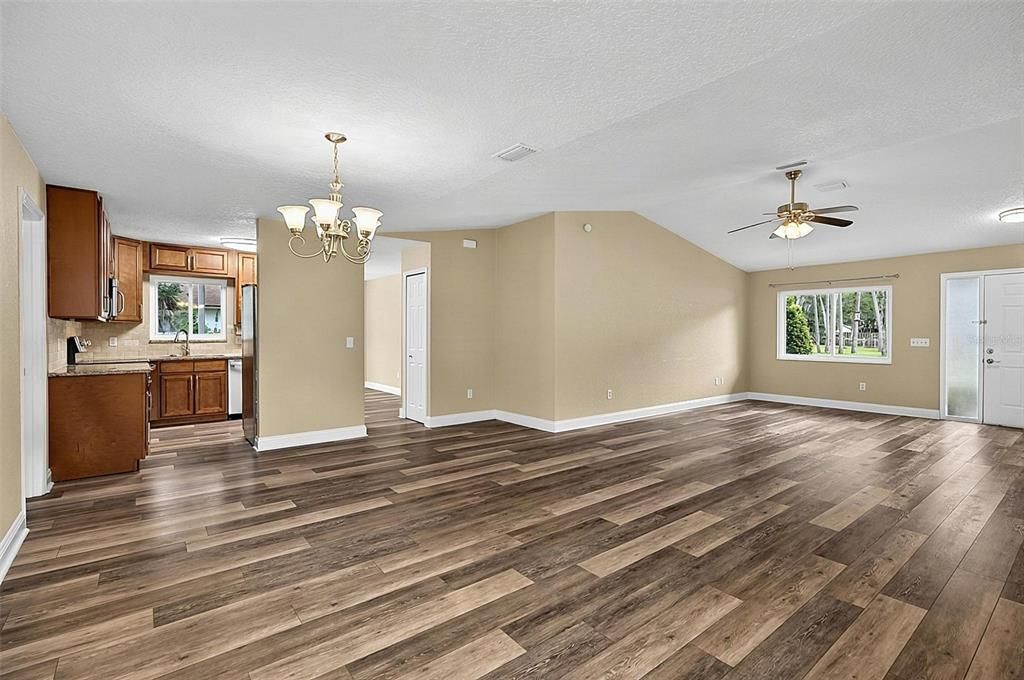 For Sale: $338,500 (3 beds, 2 baths, 1460 Square Feet)